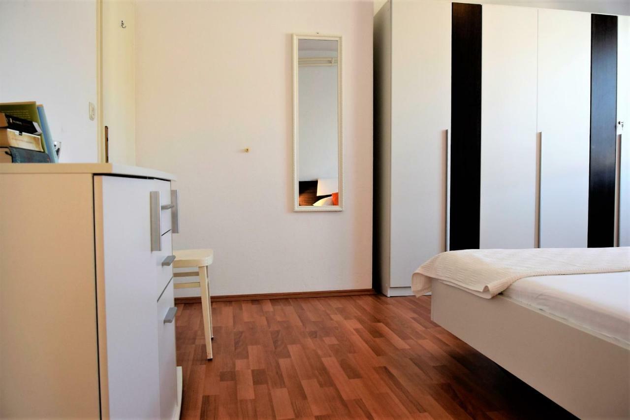 Miramar Apartments Banjol Esterno foto