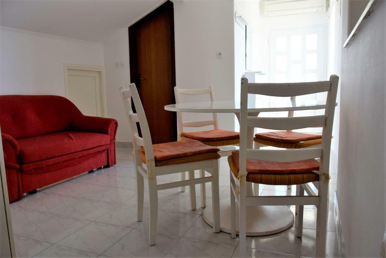 Miramar Apartments Banjol Esterno foto