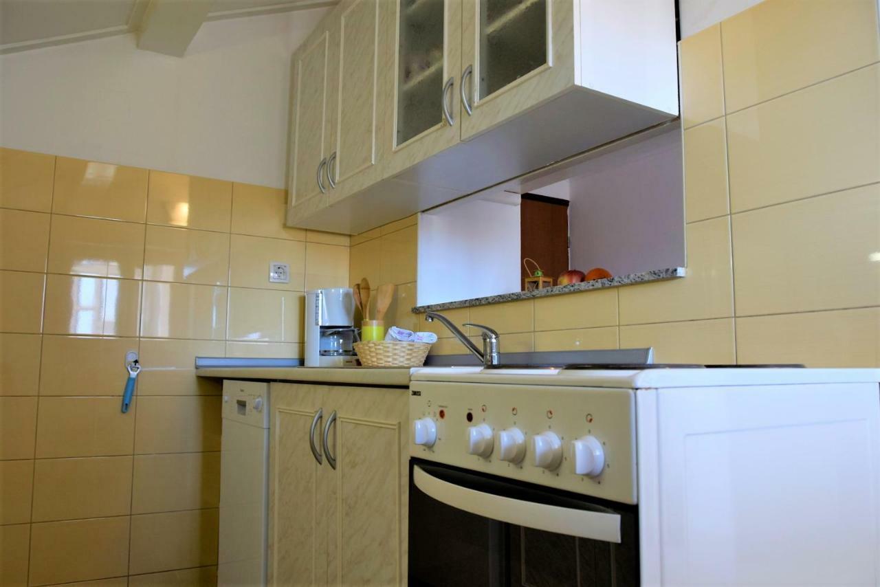 Miramar Apartments Banjol Esterno foto